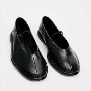 Zara Black Flats-size 6